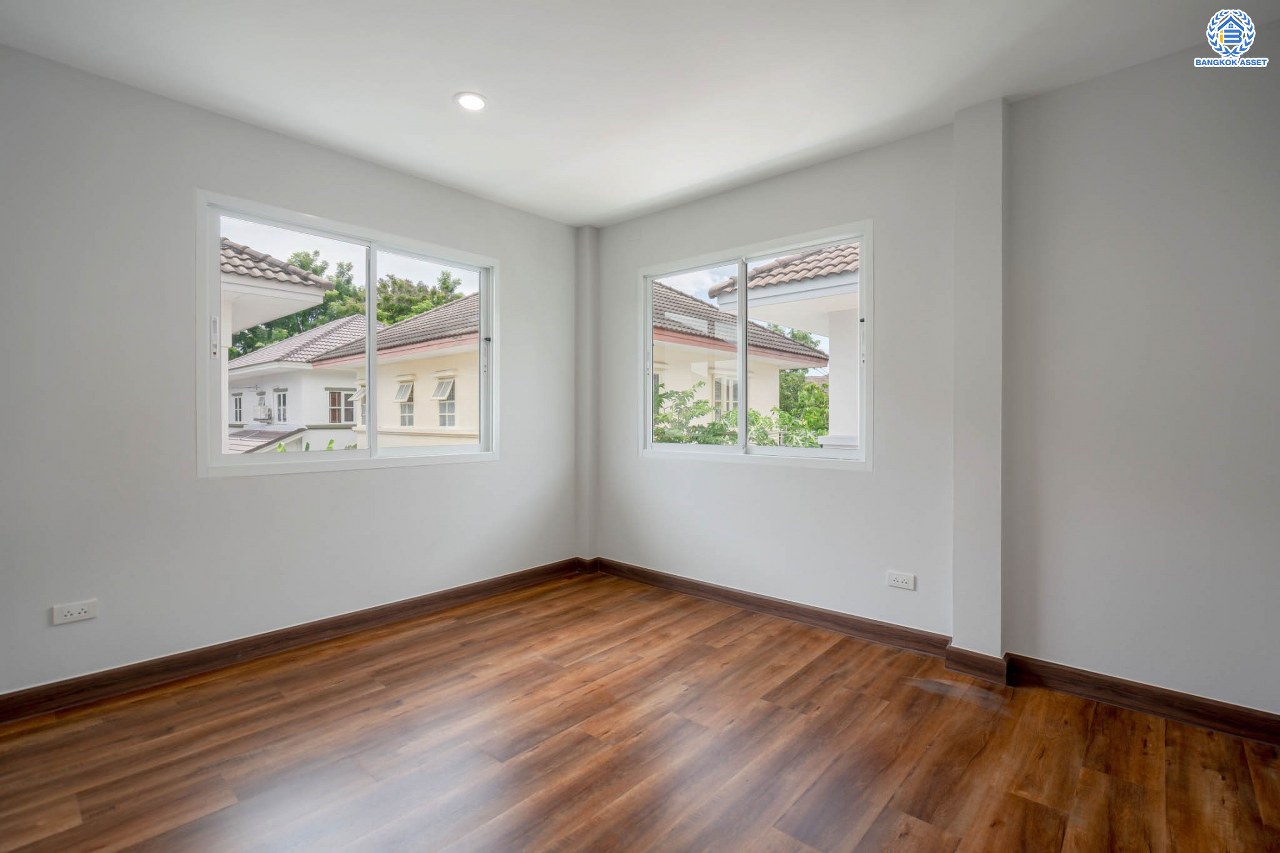 บ้านมือสองตกแต่งใหม่ แบรนด์ LH ม.ชัยพฤกษ์ บางบัวทอง หลังใหญ่ เนื้อที่ 67 ตร.ว. ฟังก์ชัน 3 ห้องนอน 2 ห้องน้ำ จอดรถได้ 2 คัน พร้อม Facilities ครบครัน บนทำเลเดินทางสะดวก ติดถนนบางกรวย-ไทรน้อย ใกล้เซ็นทรัลเวสต์เกต และรถไฟฟ้าสายสีม่วง "สถานีบางพลู"...